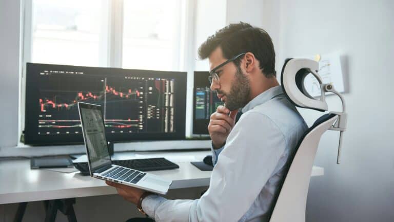 Real-Time vs. Batch Data Processing